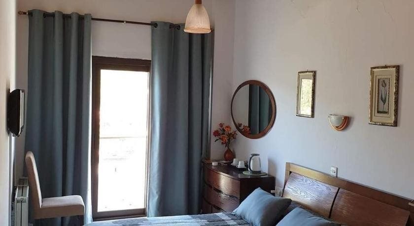 Педулас: Two Flowers Hotel
