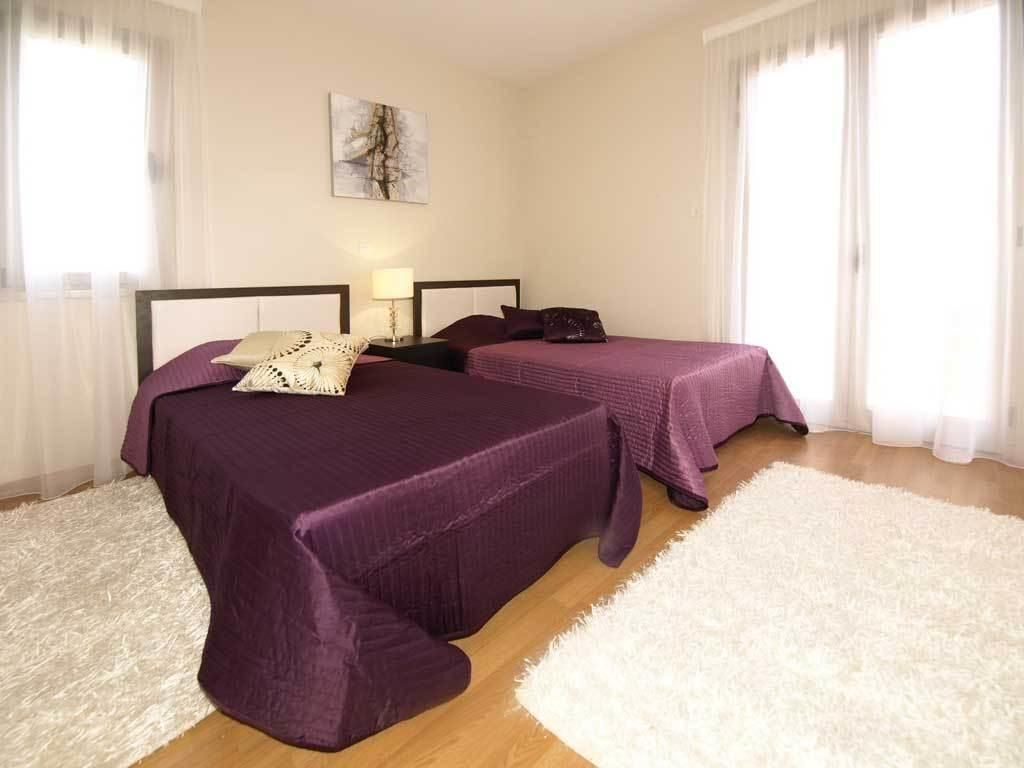 Агиос Тихонас: Amathusa Villas
