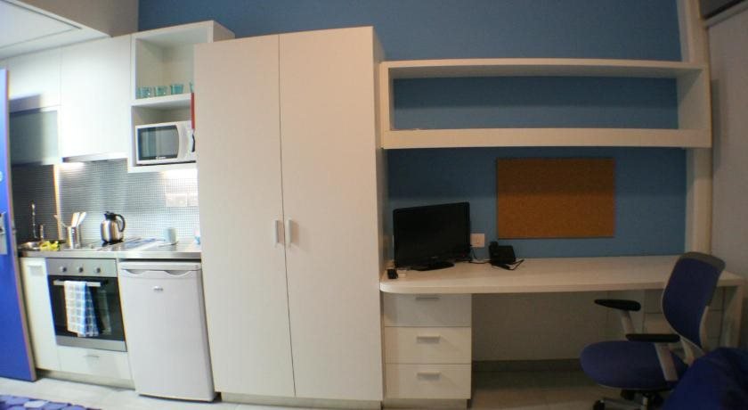 Агиа-Варвара: UC Hall Residence