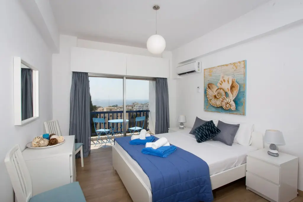 Агиос Тихонас: White Arches Sea View Apt No.1 by TrulyCyprus