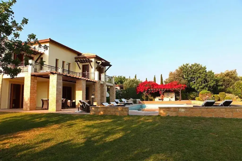 Куклия: Aphrodite Hills Rentals – Superior Villas