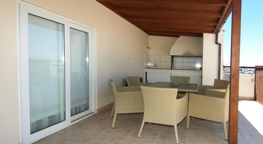 Лимассол: Sea View Apartment