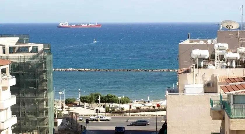 Лимассол: Sea View Apartment