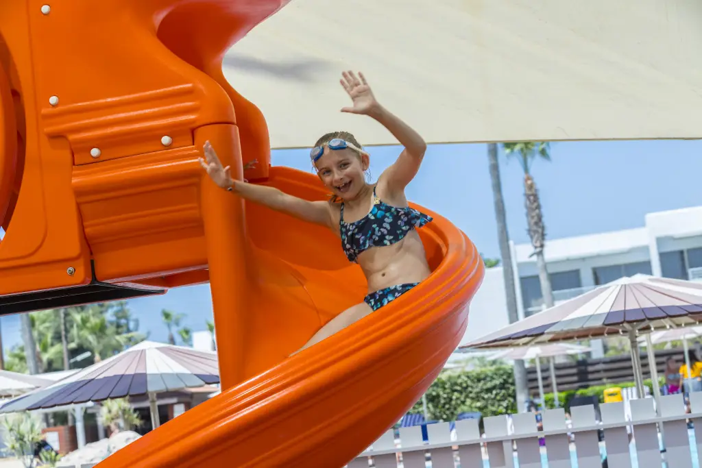 carousel image 3