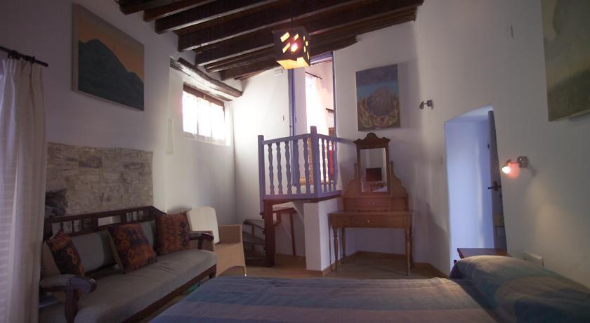 Калавасос: Sofronis House