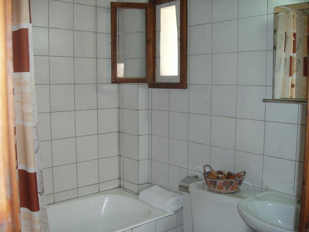 Точни: Kleanthis House