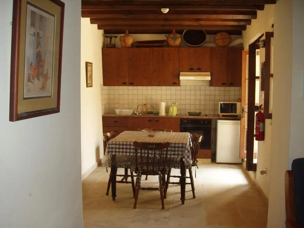 Точни: Kleanthis House