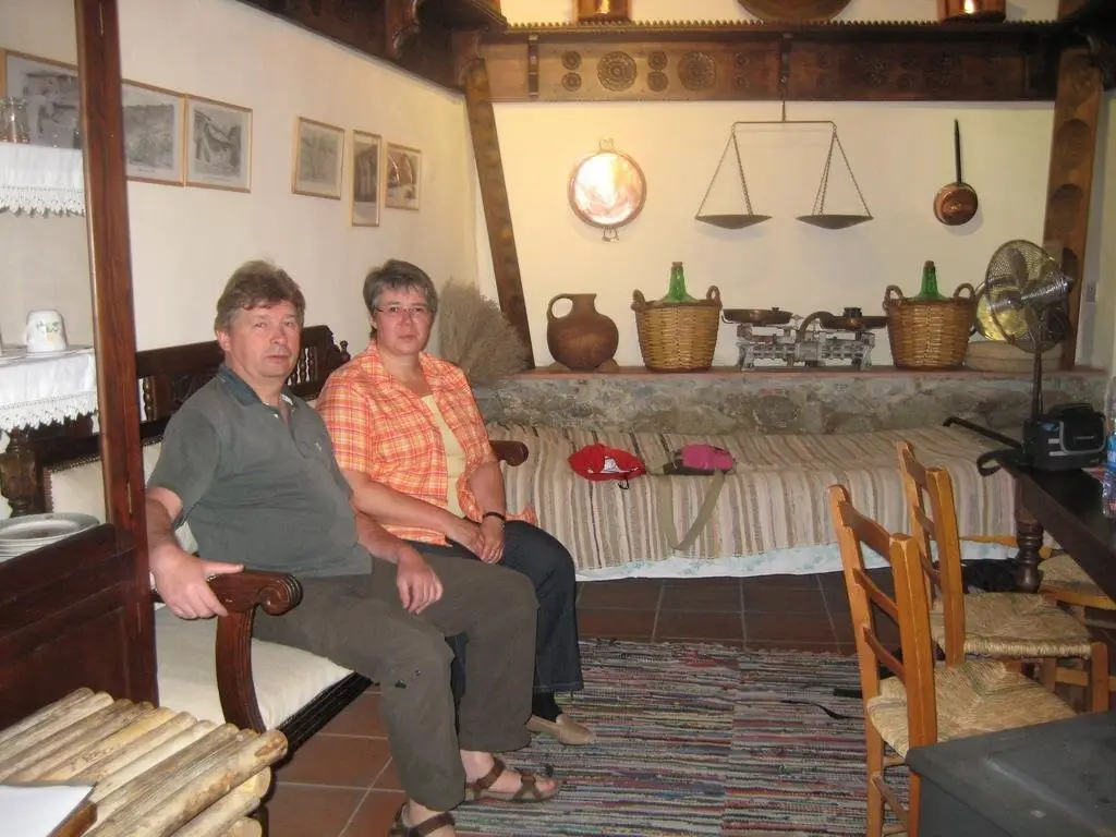 Какопетрия: Antigones House