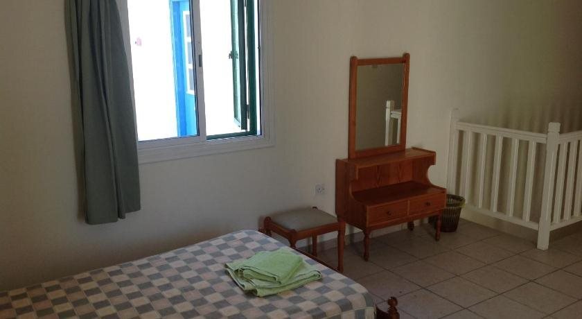 Ларнака: Sea 'n Lake View Hotel Apartments