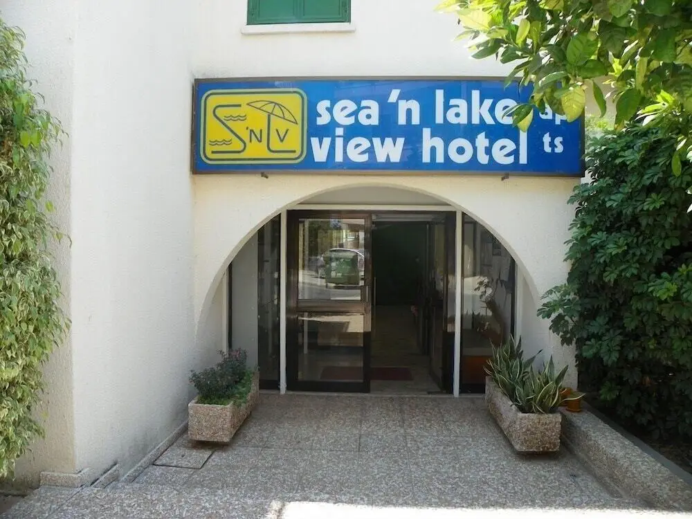 Ларнака: Sea 'n Lake View Hotel Apartments