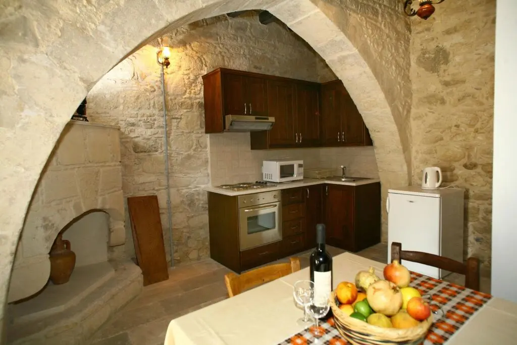 Гоуди: Leonidas Village Houses