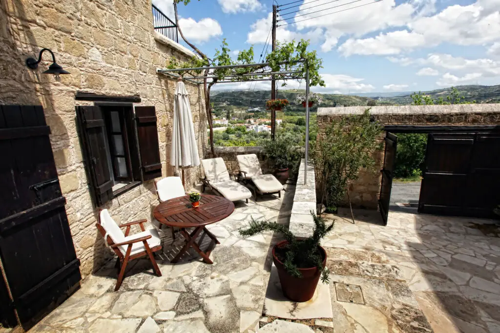 Гоуди: Leonidas Village Houses