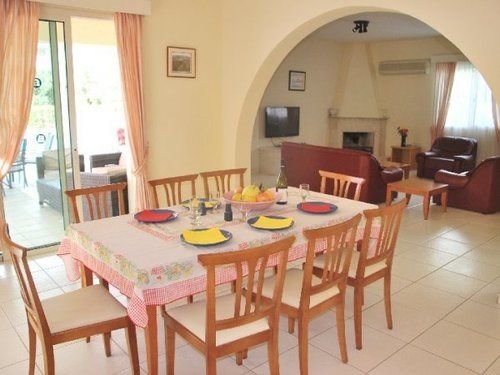 Пейя: Amalthia Villas