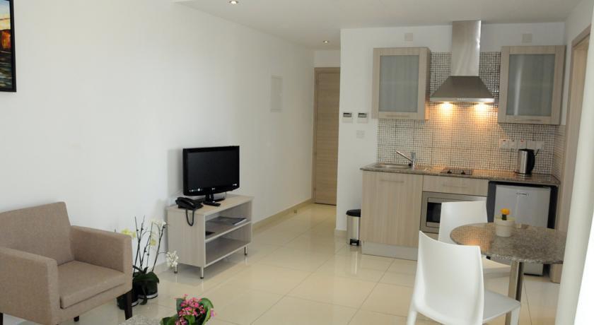 Ларнака: Frixos Suites Hotel Apartments