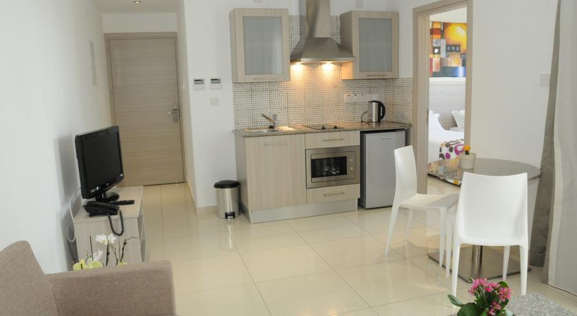 Ларнака: Frixos Suites Hotel Apartments