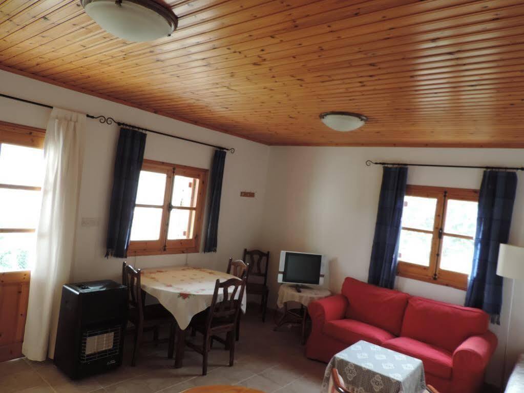 Калавасос: Alonia House