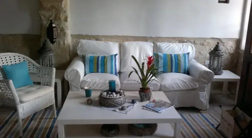 Ларнака: The Cottage at Finikoudes Beach