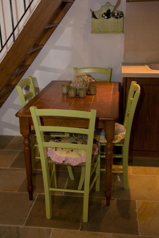Лофу: Xenios Cottages