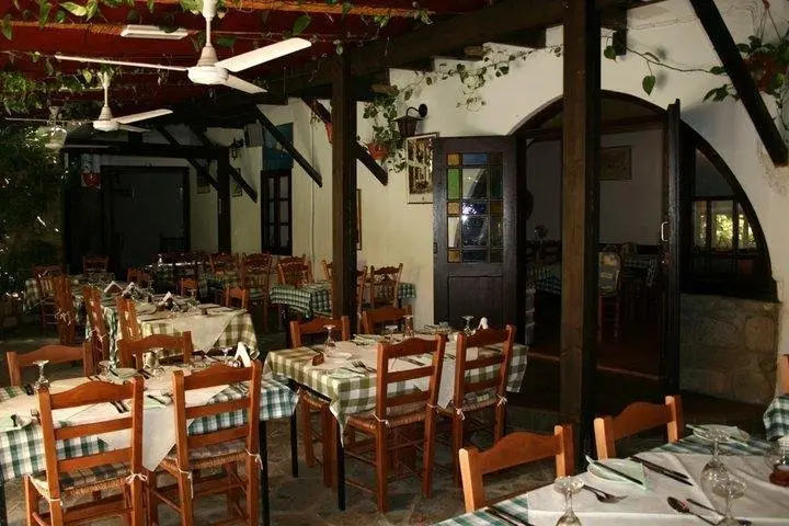 Писсури: The Bunch Of Grapes Inn