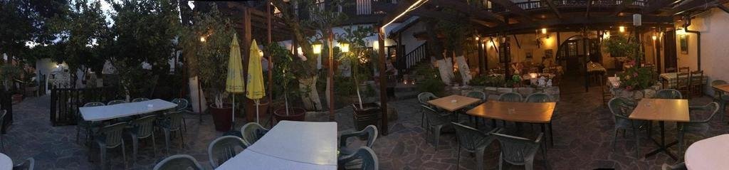 Писсури: The Bunch Of Grapes Inn