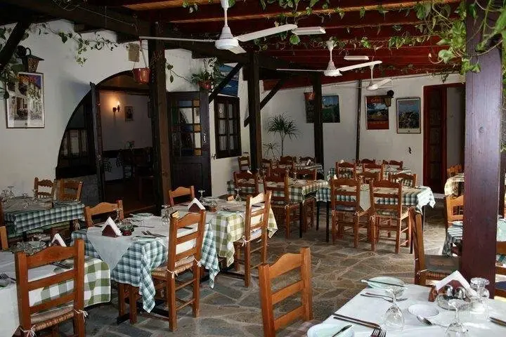 Писсури: The Bunch Of Grapes Inn