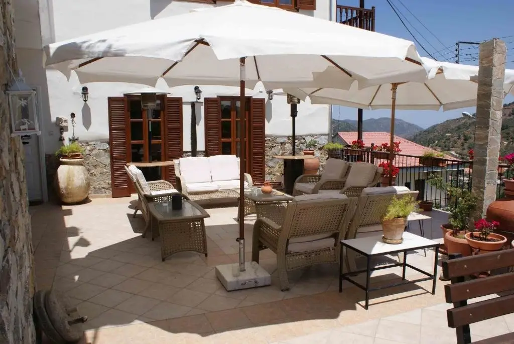 Калопанагиотес: ATRATSA Mountain Suites