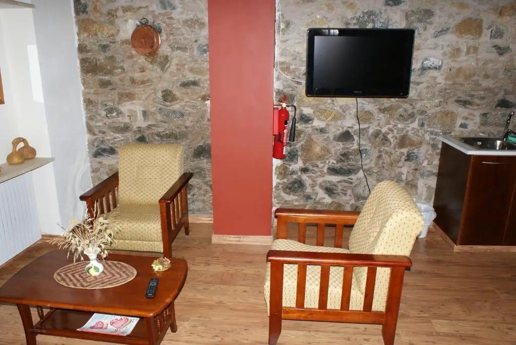 Калопанагиотес: ATRATSA Mountain Suites