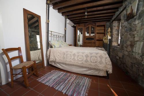 Какопетрия: Symposio Maria House 1