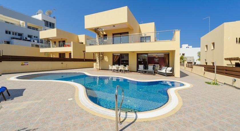 Протарас: Villa Artemis