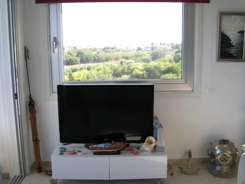 Паралимни: Trident Beach Apartment