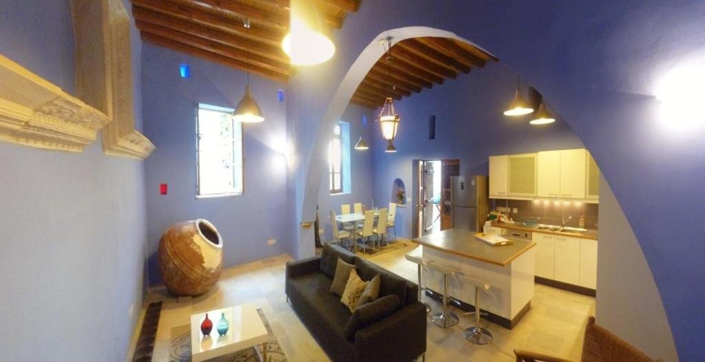 Като-Дрис: Blue Oak House