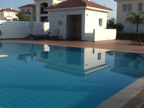 Паралимни: Sweet Holidays Apartment