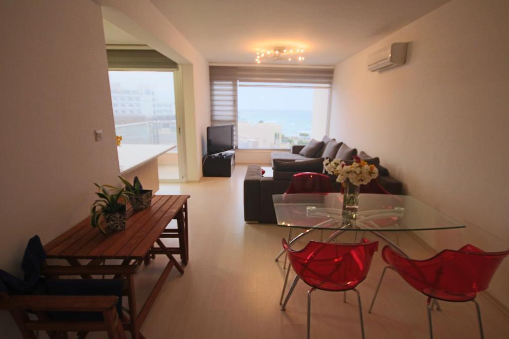 Протарас: one bedroom apartment in Fig tree bay