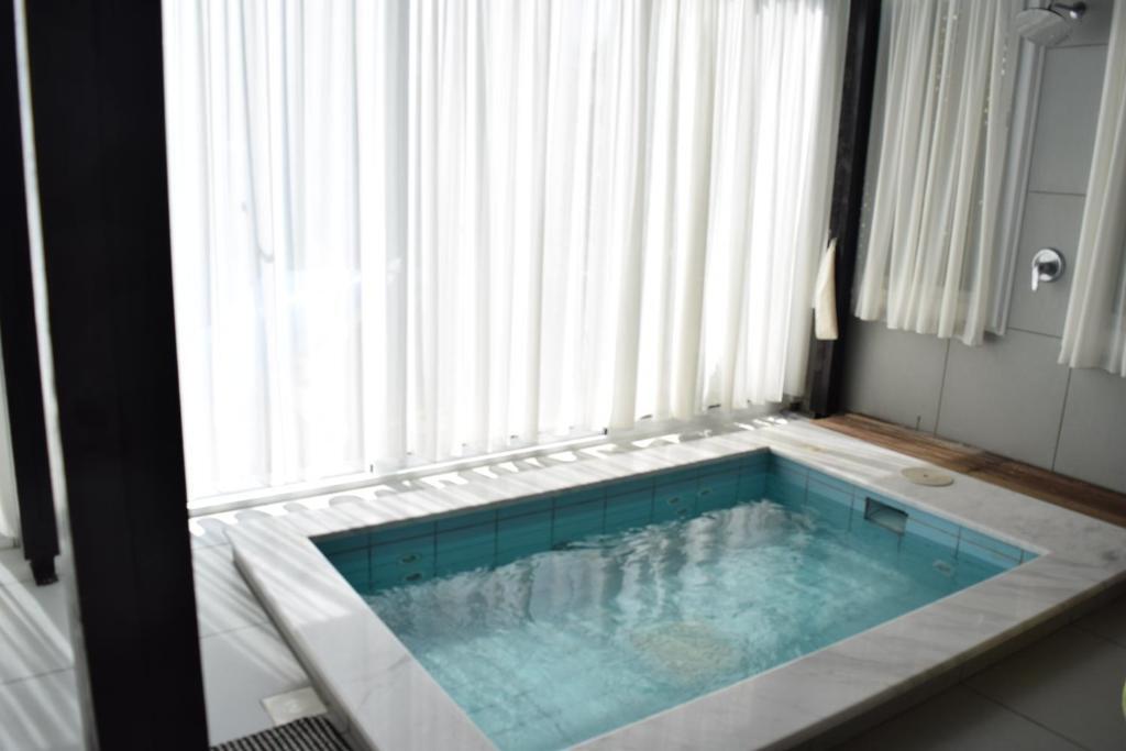 Перволия: Yialos Luxury Apartments