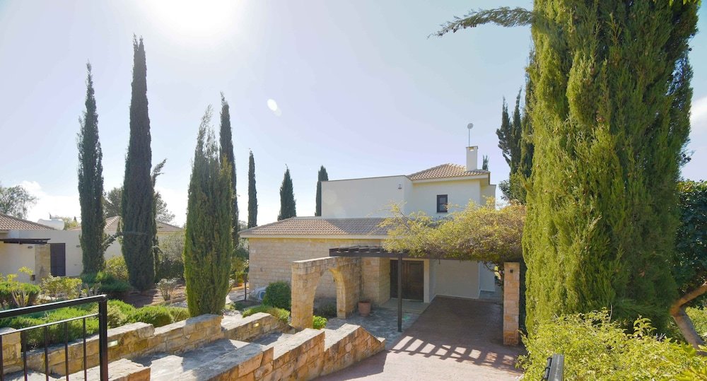3 bedroom Villa Tala 67 with private pool and golf course views, Great for families, near Aphrodite Hills Resort village — фото 1