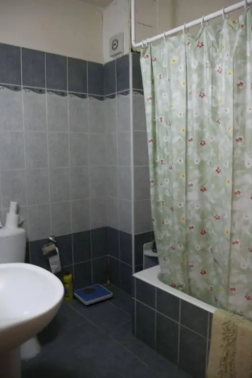 Пафос: Faneromeni Court