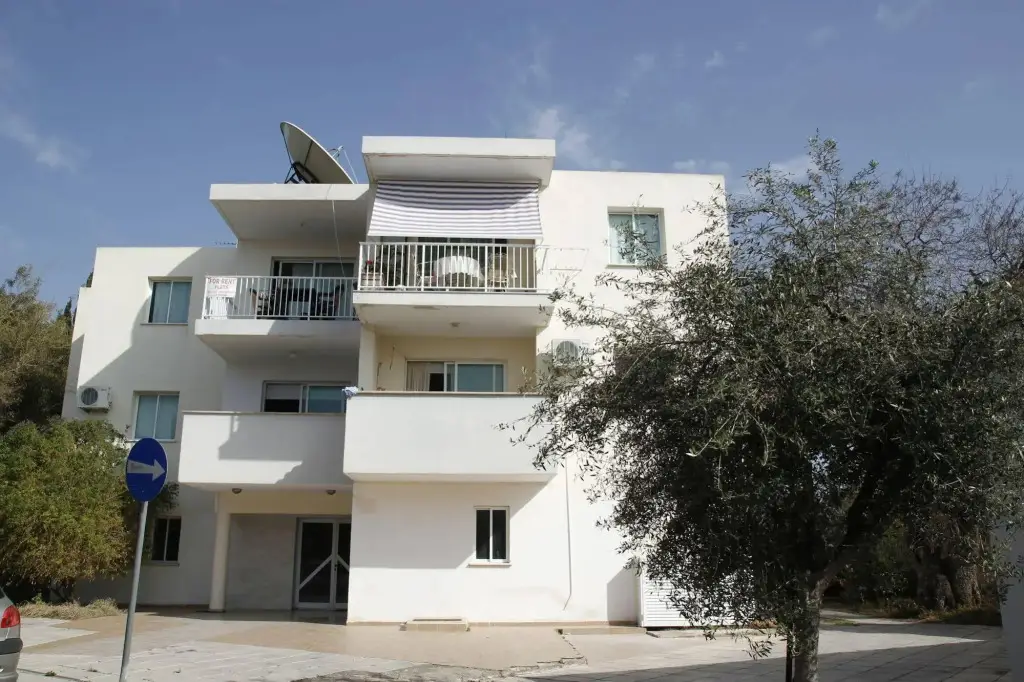 Пафос: Faneromeni Court