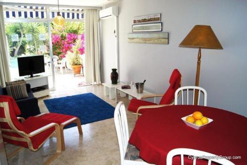 Агиос Тихонас: Amathusia Apartment No. 11