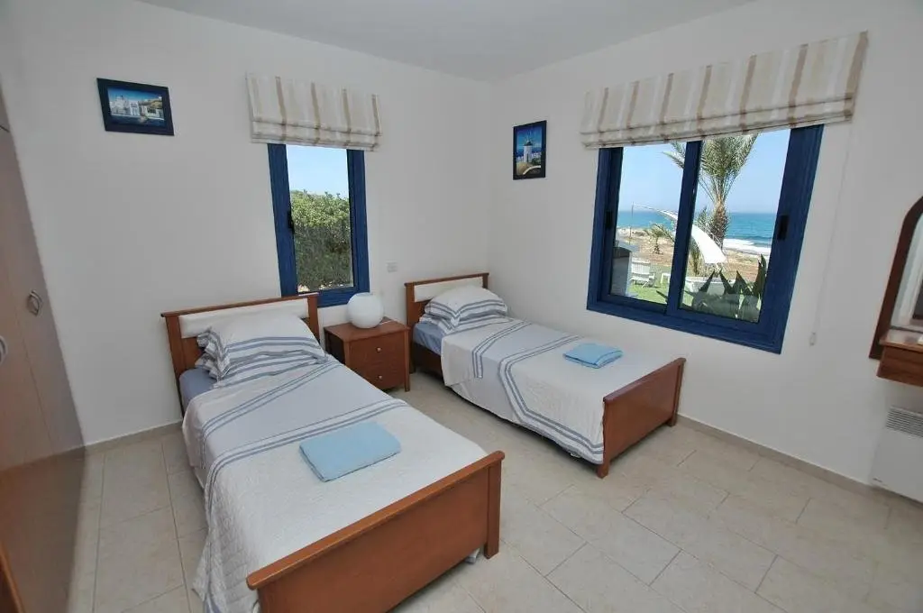 Киссонерга: Kymmates Beach Front Villas