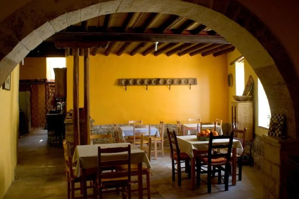 Агиа-Варвара: Aperanti Agrotourism