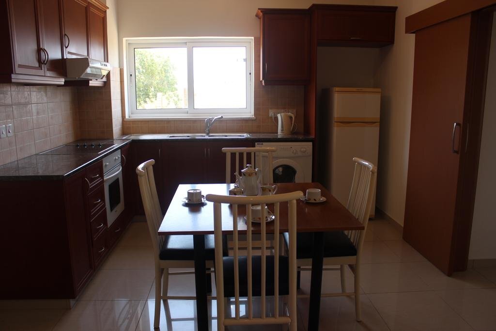 Пафос: Galatias Court