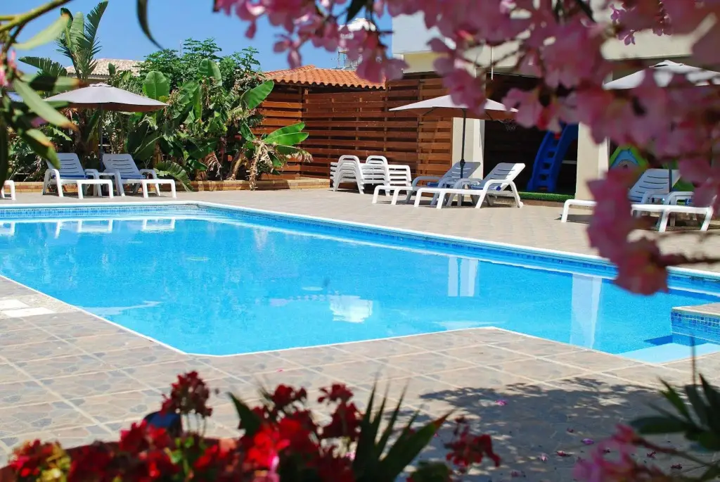 Помос: Kanalli Restaurant & Apartments