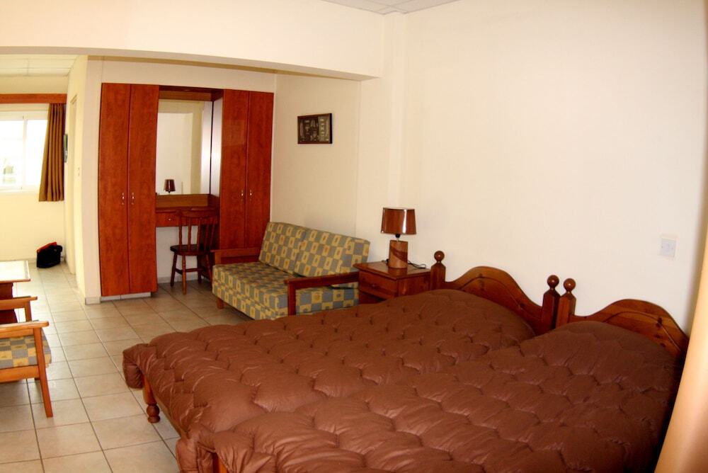 Ларнака: Larnaca Bay Suites
