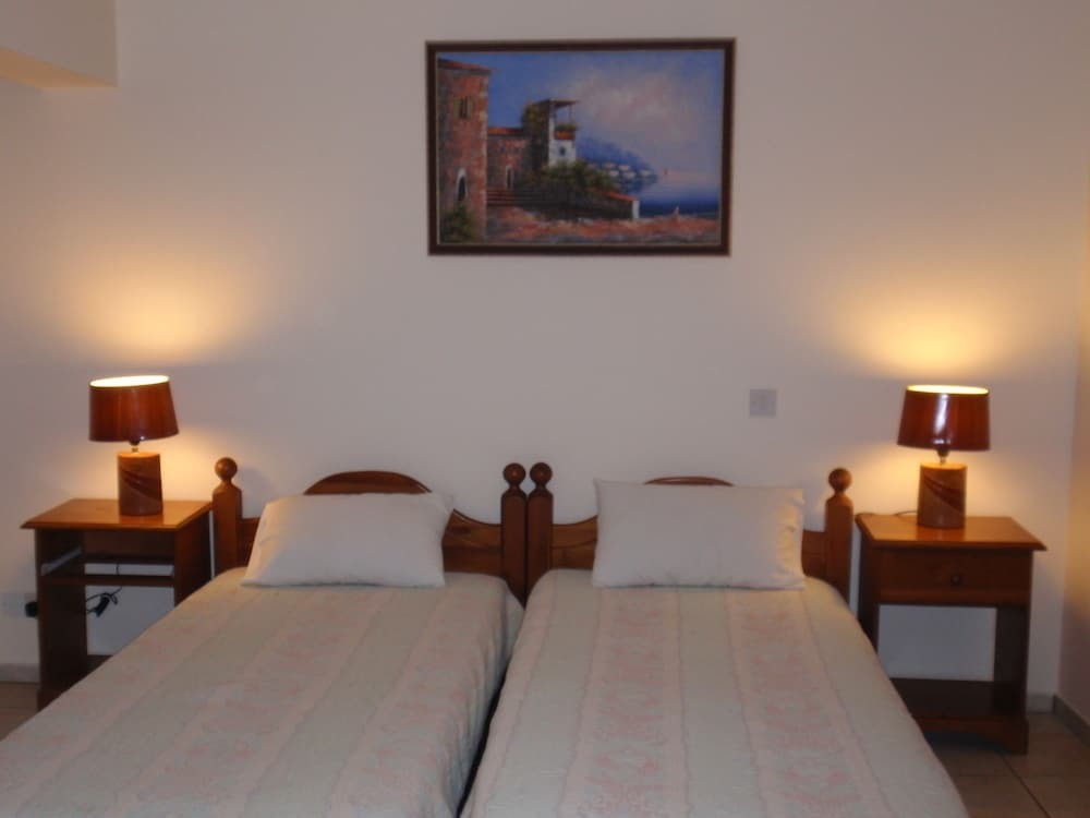 Ларнака: Larnaca Bay Suites