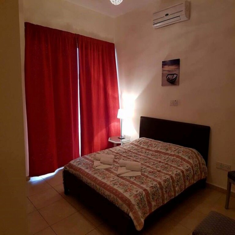 Пафос: King's Holiday Apartments