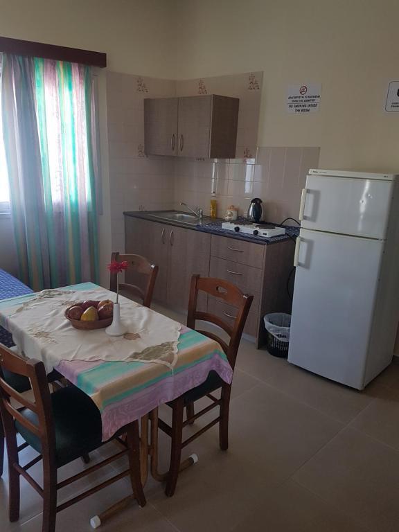 Айя-Напа: Eleni Apartments
