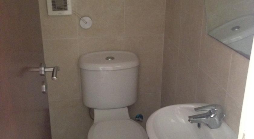 Ксилофагу: Alexandria Court Apartment No. 5