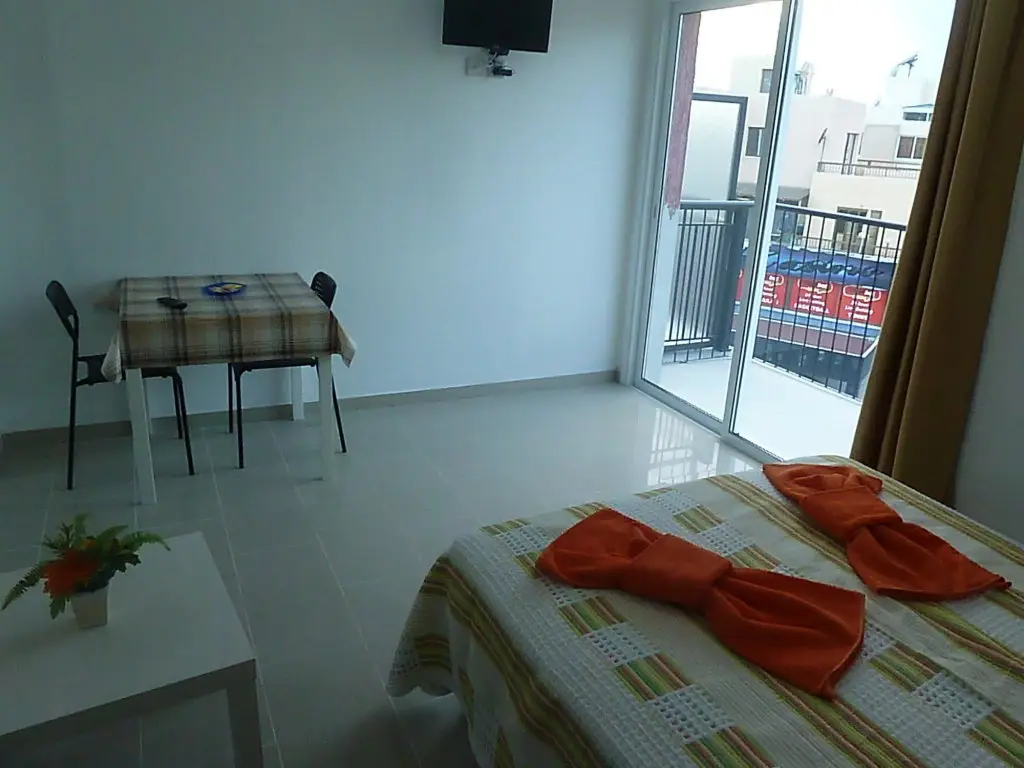 Пафос: Valentinos Apartments