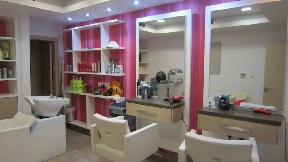 Паралимни: Valentina Townhouse