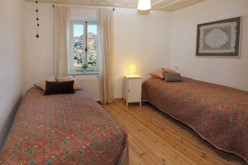 Калопанагиотес: Kalopanayiotis Cottage